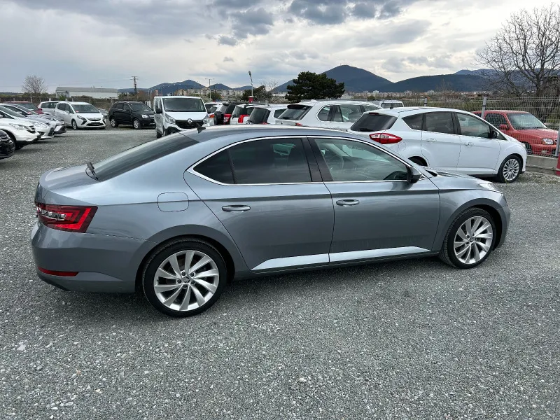 Skoda Superb (KATO НОВА) Image 5