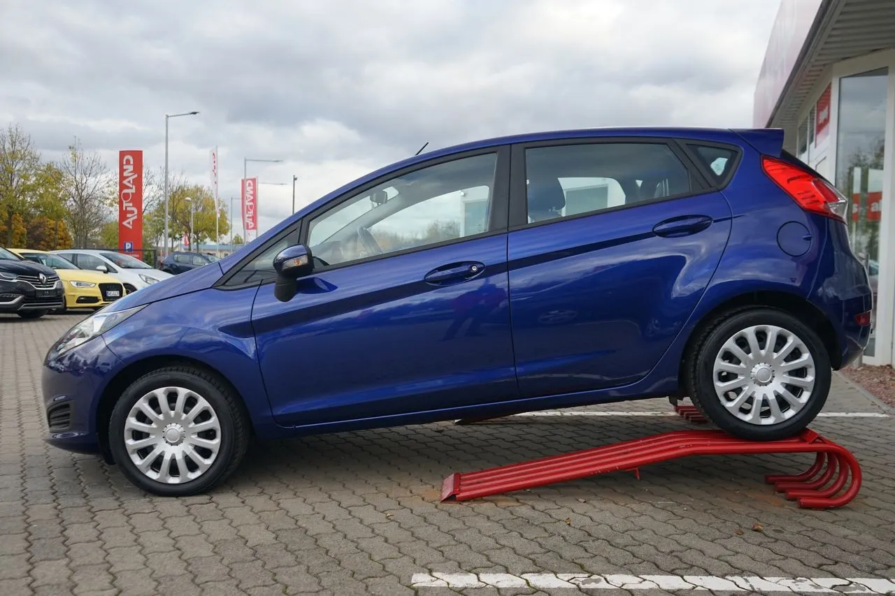 Ford Fiesta 1.4i Einparkhilfe hinten...  Image 3