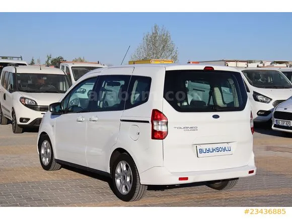 Ford Tourneo Courier 1.5 TDCi Delux Image 3