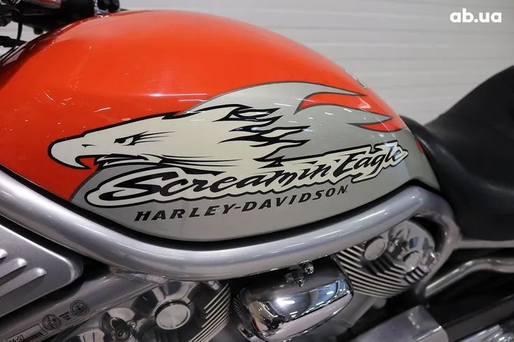 Harley-Davidson V-Rod Image 5