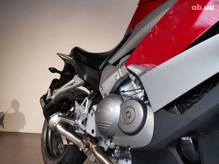 Honda VFR Image 8